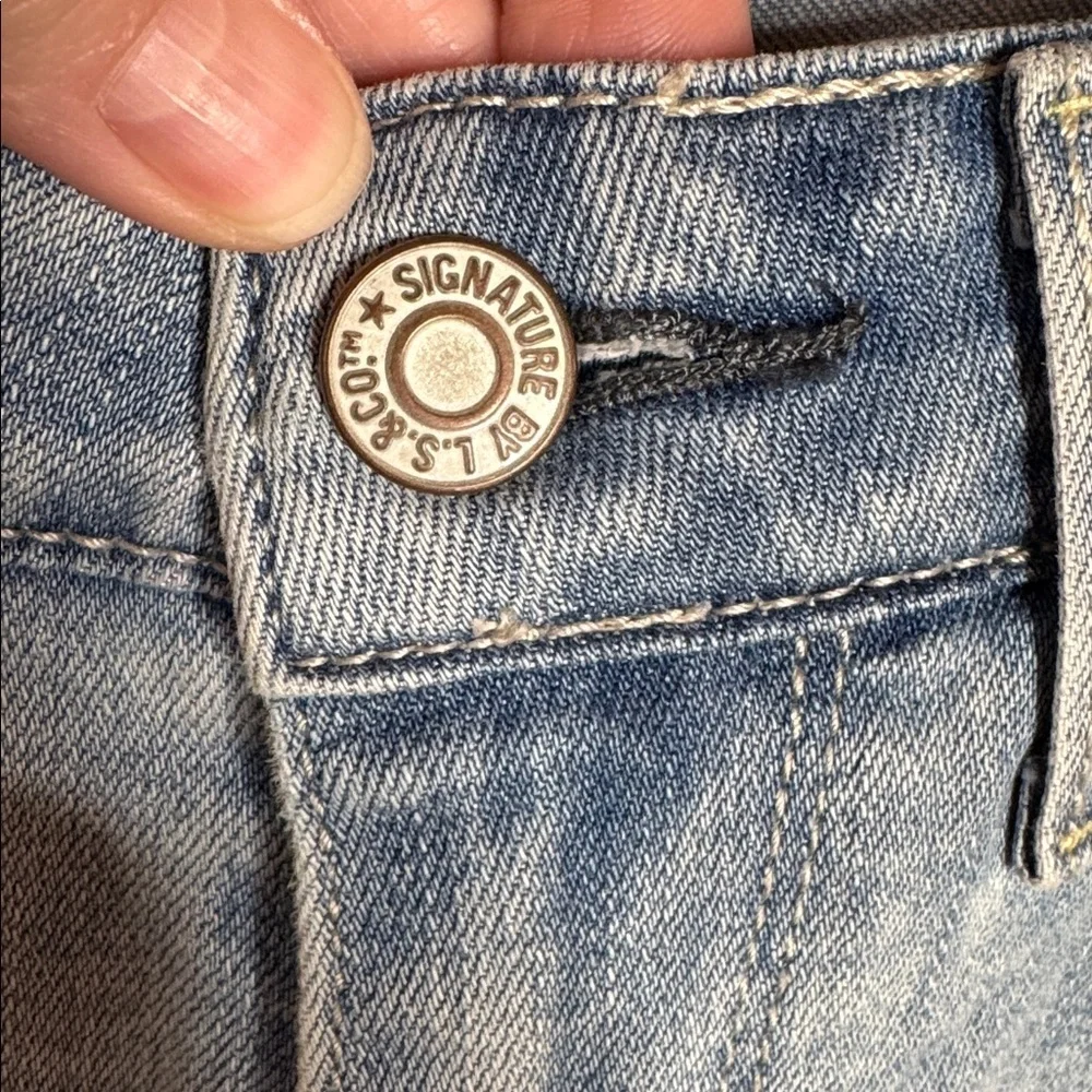 Signature by Levi Strauss & Co. Women's Mid Rise Slim Cuffed Jeans Size 4 / 27 - Picture 8 of 15